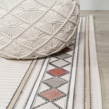 Sebastian High-low Modern Diamond Border Indoor/Outdoor Area Rug